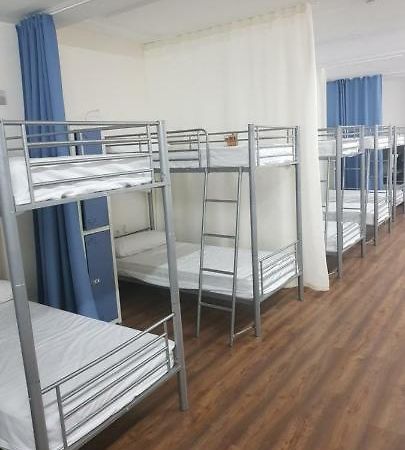 Albergue Turistico La Peregrina Oviedo Luaran gambar