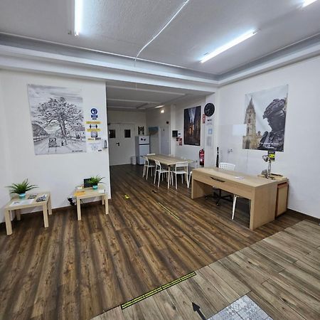 Albergue Turistico La Peregrina Oviedo Luaran gambar