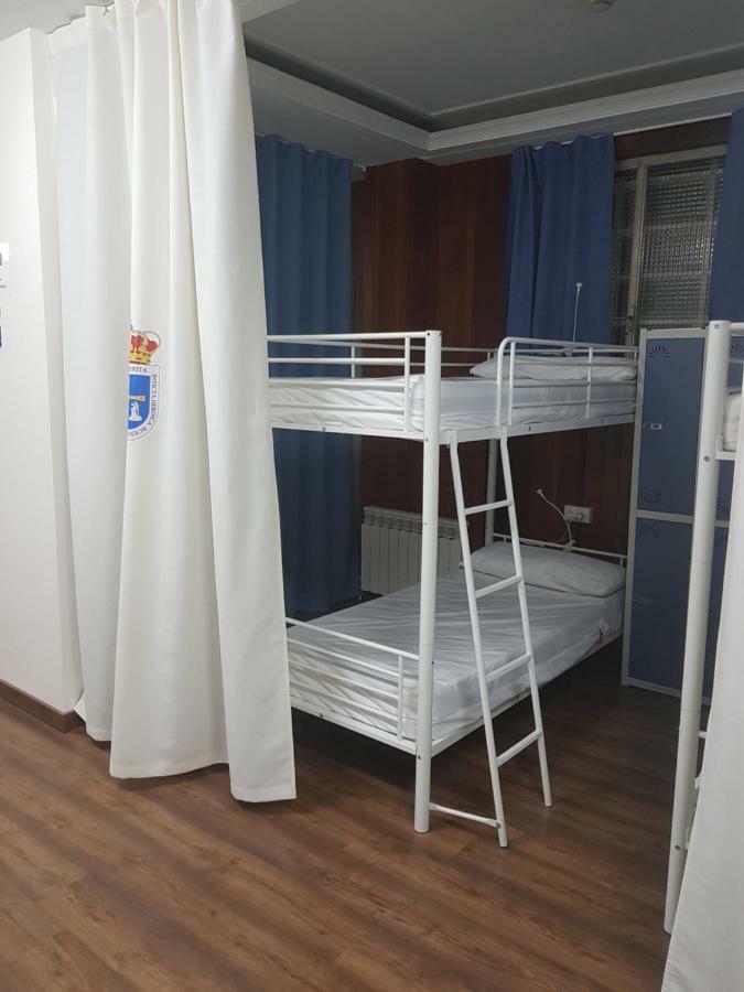 Albergue Turistico La Peregrina Oviedo Luaran gambar