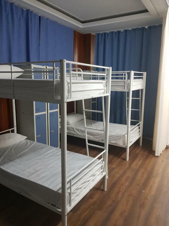 Albergue Turistico La Peregrina Oviedo Luaran gambar